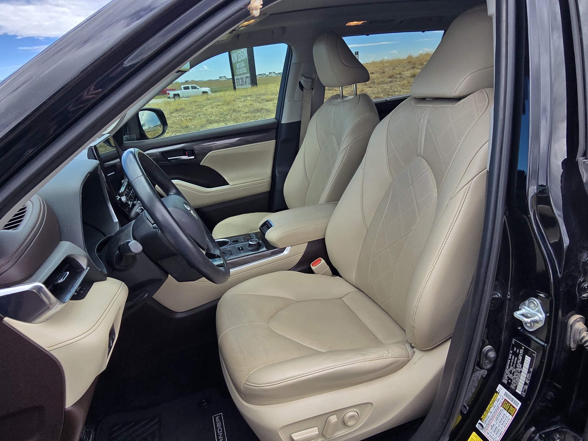 Used 2021 Toyota Highlander Platinum AWD/4WD image 13