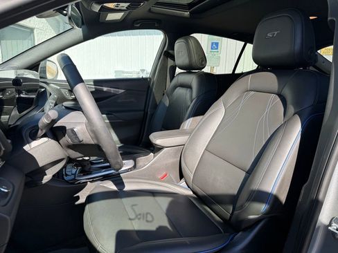 Used 2024 Buick Envista Sport Touring w/ Convenience I Package image 7