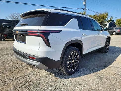 New 2026 Chevrolet Traverse LT image 7