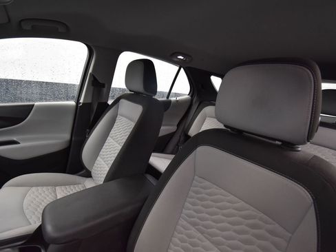 Used 2018 Chevrolet Equinox LS image 15