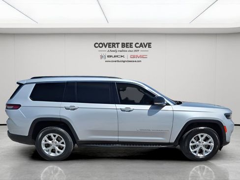 Used 2023 Jeep Grand Cherokee L Limited w/ Luxury Tech Group II image 11