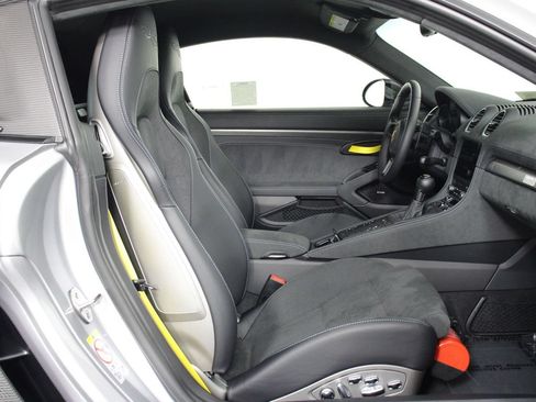 Certified 2025 Porsche 718 Cayman GT4 RS RWD image 29