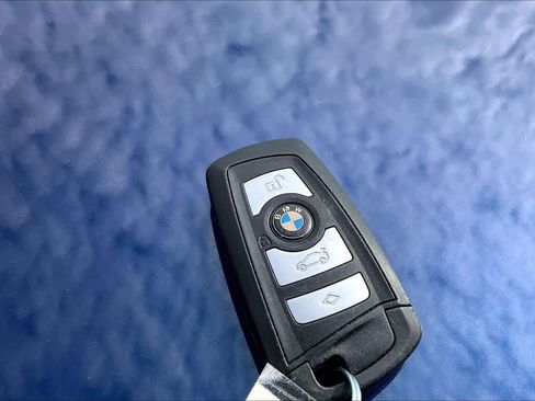 Used 2011 BMW 528i Sedan RWD image 13