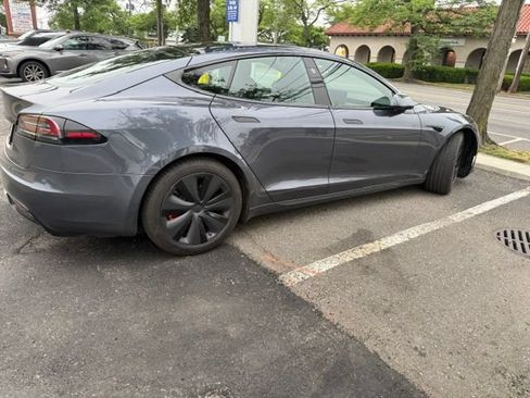 Used 2022 Tesla Model S AWD/4WD image 2