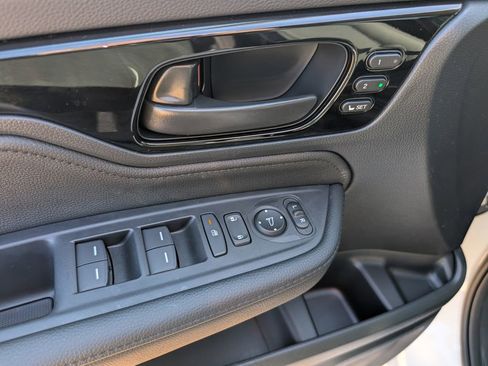 New 2026 Honda Odyssey Touring image 9
