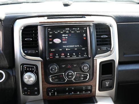 Used 2018 RAM 1500 Laramie w/ Convenience Group AWD/4WD image 16