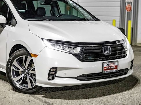 Used 2022 Honda Odyssey Touring image 2