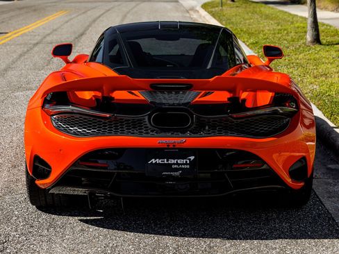 Used 2024 McLaren 750S image 7