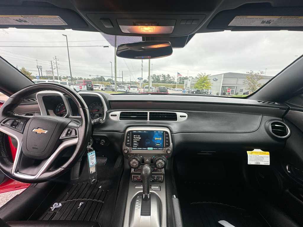 Used 2015 Chevrolet Camaro LT RWD image 3