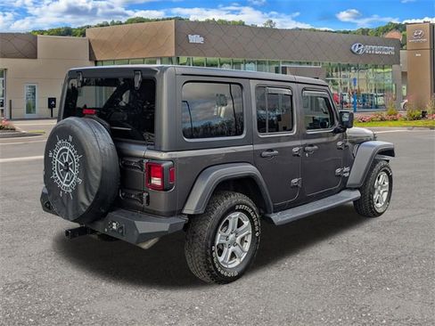 Used 2018 Jeep Wrangler Unlimited Sport S image 3