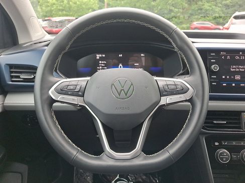 Used 2024 Volkswagen Taos SE AWD/4WD image 19