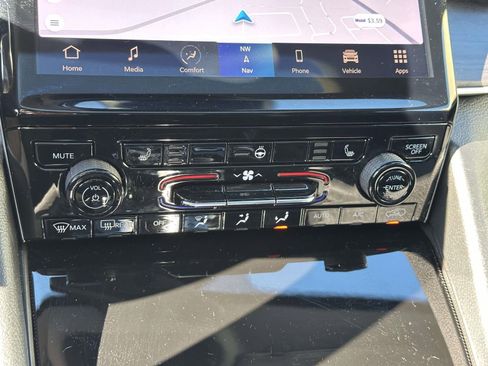 Used 2024 Jeep Grand Cherokee Limited image 26