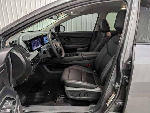Used 2025 Nissan Murano SV AWD/4WD image 14