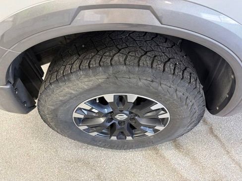 Used 2019 Nissan Titan PRO-4X w/ Pro-4x Convenience Package AWD/4WD image 11