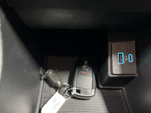 Used 2024 Ford Edge SEL image 33