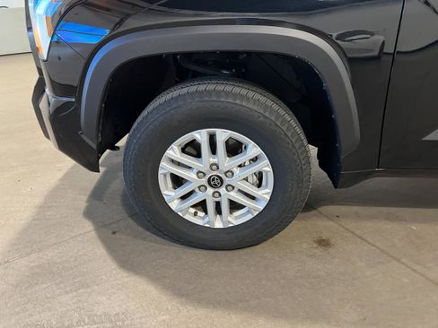 Used 2024 Toyota Tundra SR5 AWD/4WD image 38
