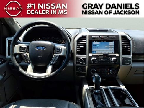 Used 2018 Ford F150 Lariat w/ Equipment Group 502A Luxury AWD/4WD image 9