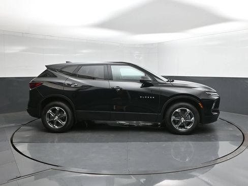 Used 2025 Chevrolet Blazer LT FWD image 14