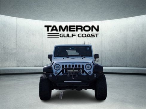Used 2017 Jeep Wrangler Unlimited Sahara w/ Connectivity Group image 9