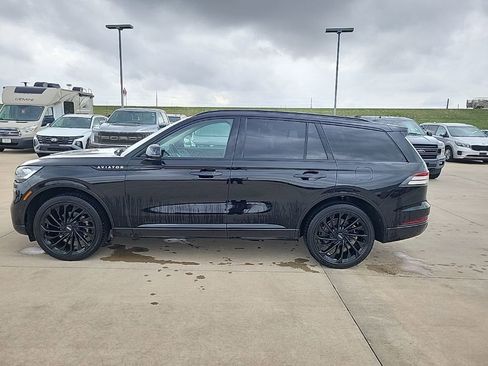 Used 2023 Lincoln Aviator Reserve w/ Equipment Group 201A image 6