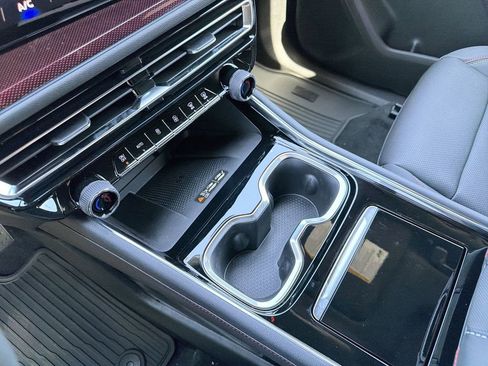 New 2026 Chevrolet Traverse Z71 w/ Driver Confidence Package AWD/4WD image 8