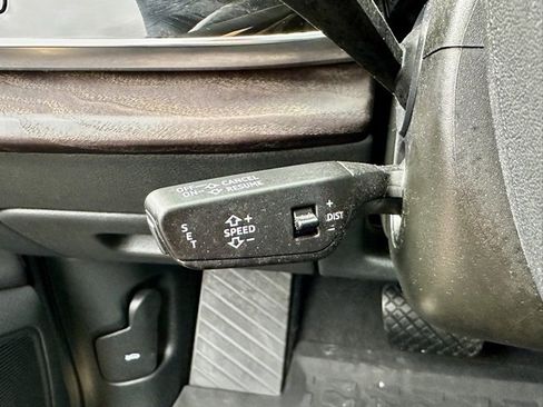 Used 2021 Audi Q8 Prestige image 38