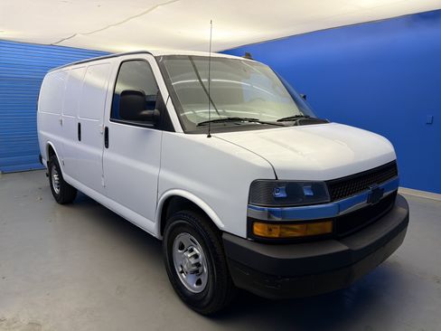 Used 2021 Chevrolet Express 2500 w/ Driver Convenience Package image 2