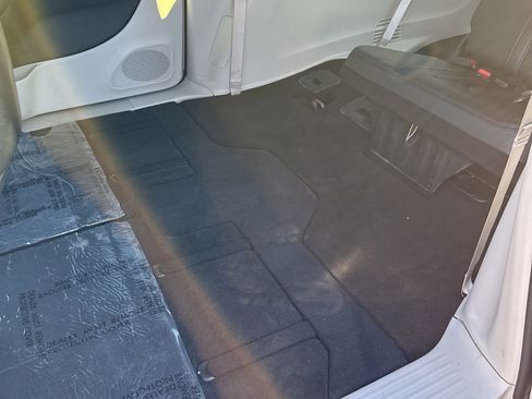 Used 2023 Chrysler Pacifica Touring-L image 21