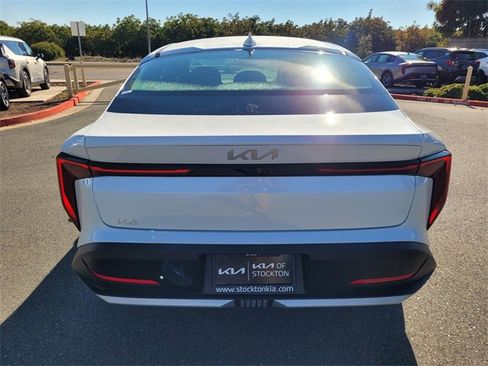 Used 2025 Kia K4 LXS image 5