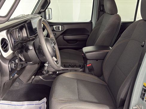 Used 2024 Jeep Wrangler Unlimited w/ Convenience Group AWD/4WD image 24