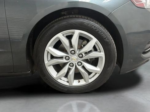 Used 2018 Chevrolet Impala LT FWD image 24