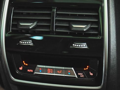 Used 2020 BMW X7 xDrive40i w/ Premium Package image 43