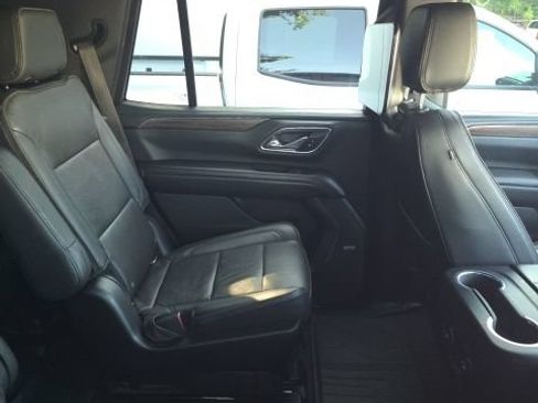 Used 2021 Chevrolet Tahoe High Country w/ Premium Package AWD/4WD image 6
