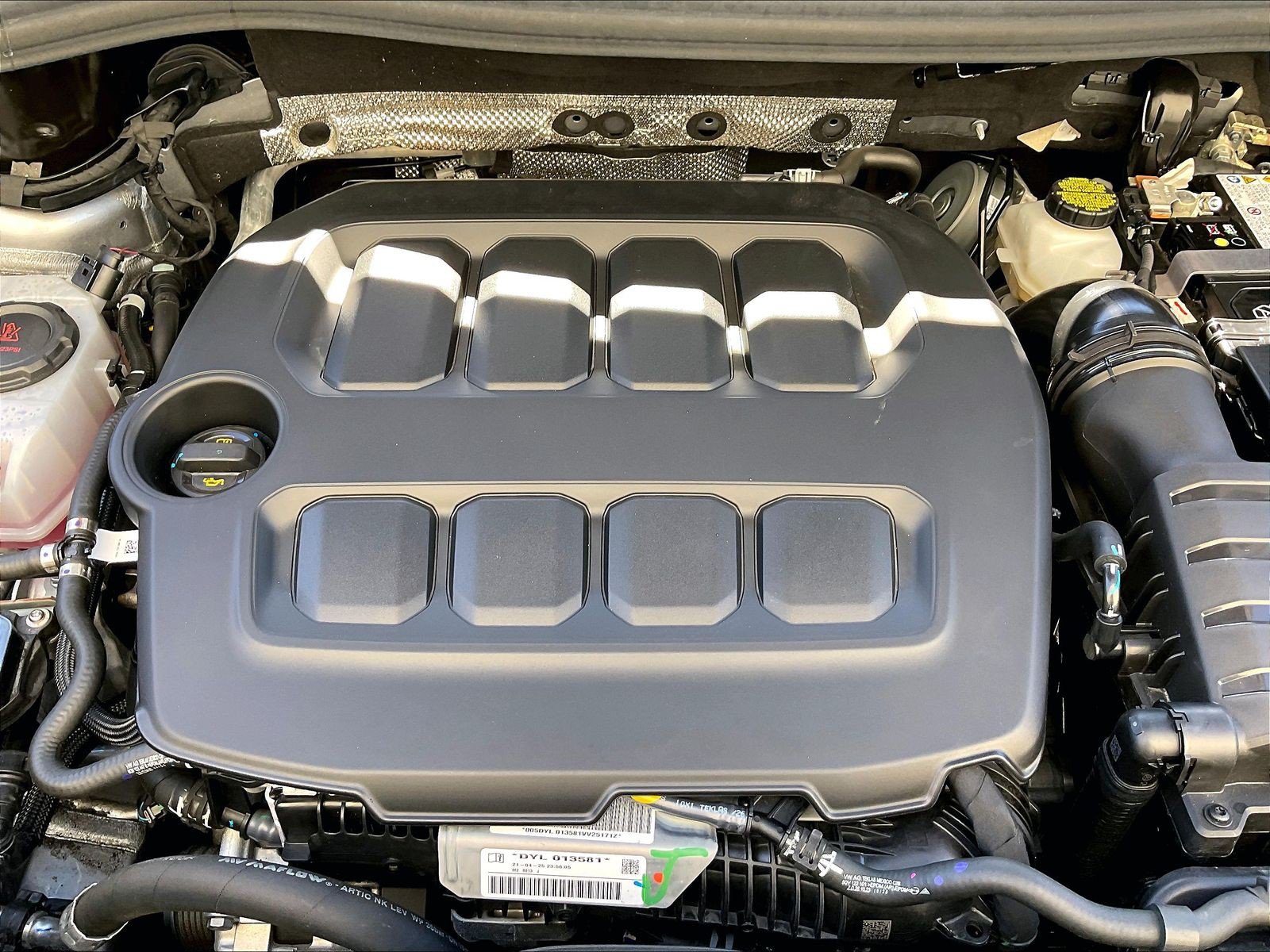 Certified 2025 Volkswagen Tiguan S FWD image 30