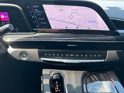 Used 2021 Cadillac Escalade Sport w/ Driver Assist Tech Package AWD/4WD image 18