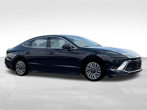 New 2025 Hyundai Sonata Limited image 10