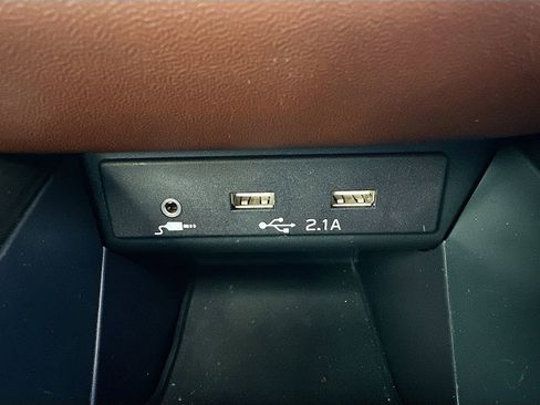 Used 2022 Subaru Outback Touring w/ Popular Package #2 image 37