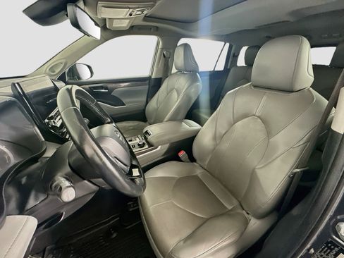 Used 2020 Toyota Highlander Limited AWD/4WD image 13