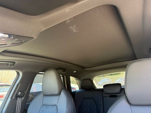 New 2025 Audi SQ5 Prestige image 21