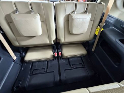 Used 2013 Toyota 4Runner Limited AWD/4WD image 29