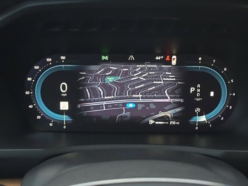 Certified 2024 Volvo XC90 B6 Plus w/ Protection Package Premier image 12