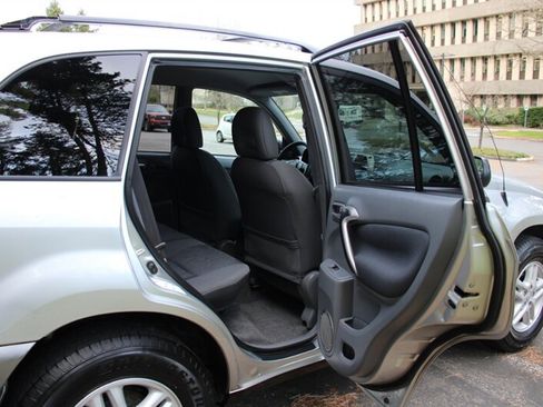 Used 2002 Toyota RAV4 4WD image 6