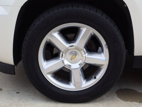 Used 2012 Chevrolet Avalanche LTZ RWD image 34