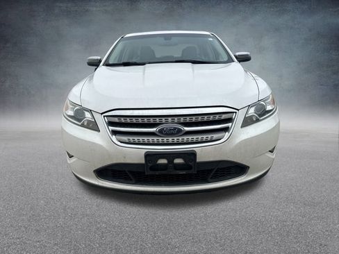 Used 2010 Ford Taurus Limited image 9