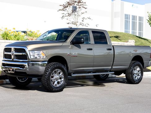 Used 2013 RAM 2500 Tradesman w/ Chrome Appearance Group AWD/4WD image 3