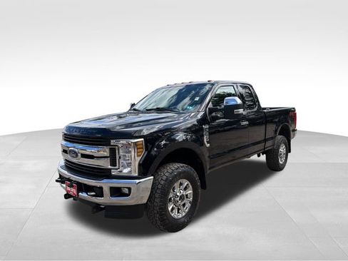 Used 2019 Ford F250 XLT w/ XLT Premium Package AWD/4WD image 7