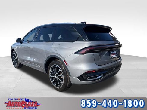 Used 2024 Lincoln Nautilus Reserve AWD/4WD image 2
