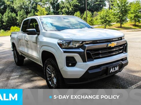 Used 2023 Chevrolet Colorado LT w/ LT Convenience Package RWD image 4