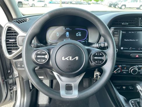 Used 2025 Kia Soul LX w/ LX Technology Package image 28