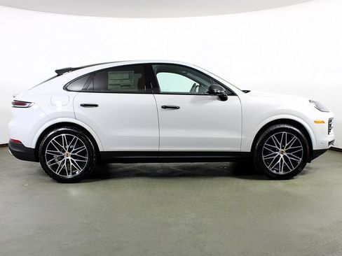 Certified 2026 Porsche Cayenne Coupe AWD/4WD image 8